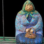 В Киеве появился памятник классической бабушки