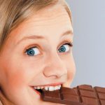 Чаще всего женщины мечтают о шоколаде, мужчины — о сексе